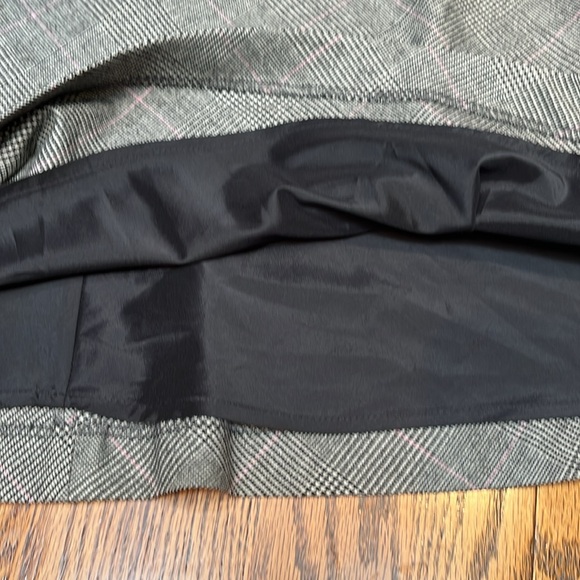 Searle Gray A-Line Skirt with Pink‎ Accents - Picture 6 of 6